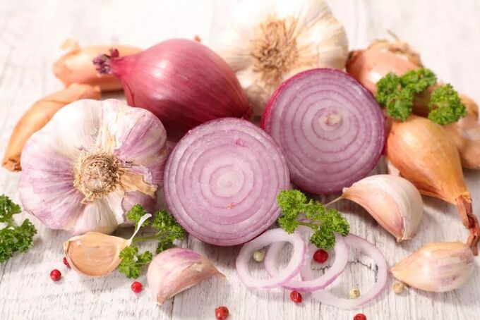 Cibuľa a cesnak